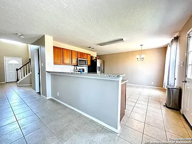 $299,900 | 9906 Autumn Dawn, Converse, TX 78109