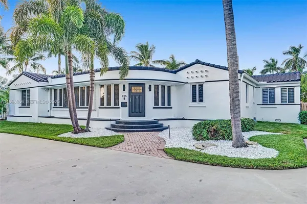 $18,000 | 725 Harrison Street, Hollywood, FL 33019