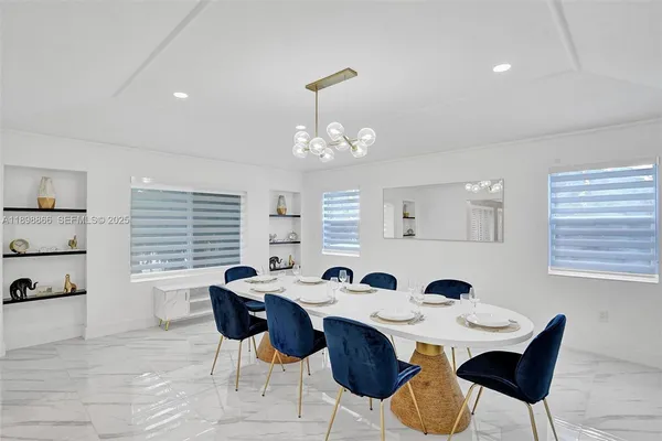 $18,000 | 725 Harrison Street, Hollywood, FL 33019