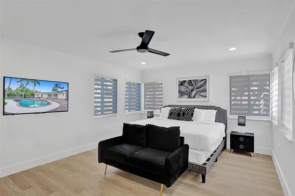 $18,000 | 725 Harrison Street, Hollywood, FL 33019