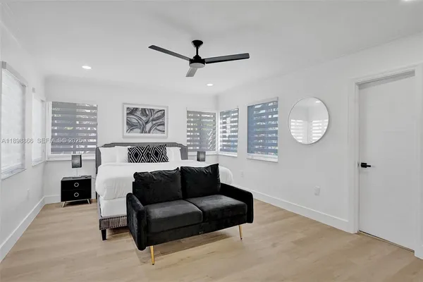 $18,000 | 725 Harrison Street, Hollywood, FL 33019