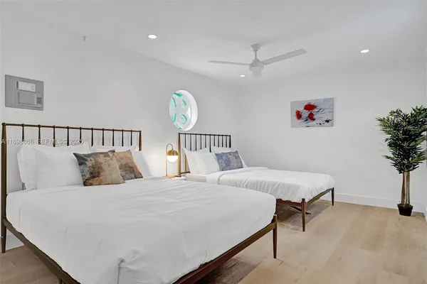 $18,000 | 725 Harrison Street, Hollywood, FL 33019