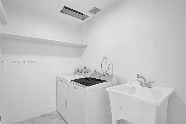 $18,000 | 725 Harrison Street, Hollywood, FL 33019