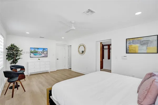 $18,000 | 725 Harrison Street, Hollywood, FL 33019