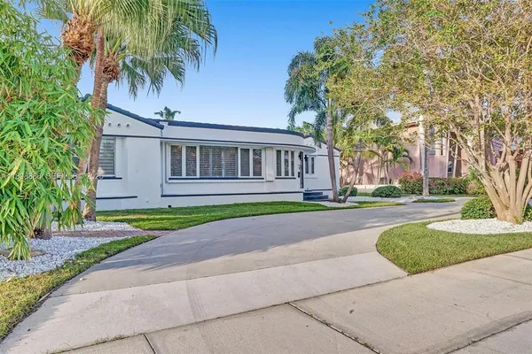 $18,000 | 725 Harrison Street, Hollywood, FL 33019