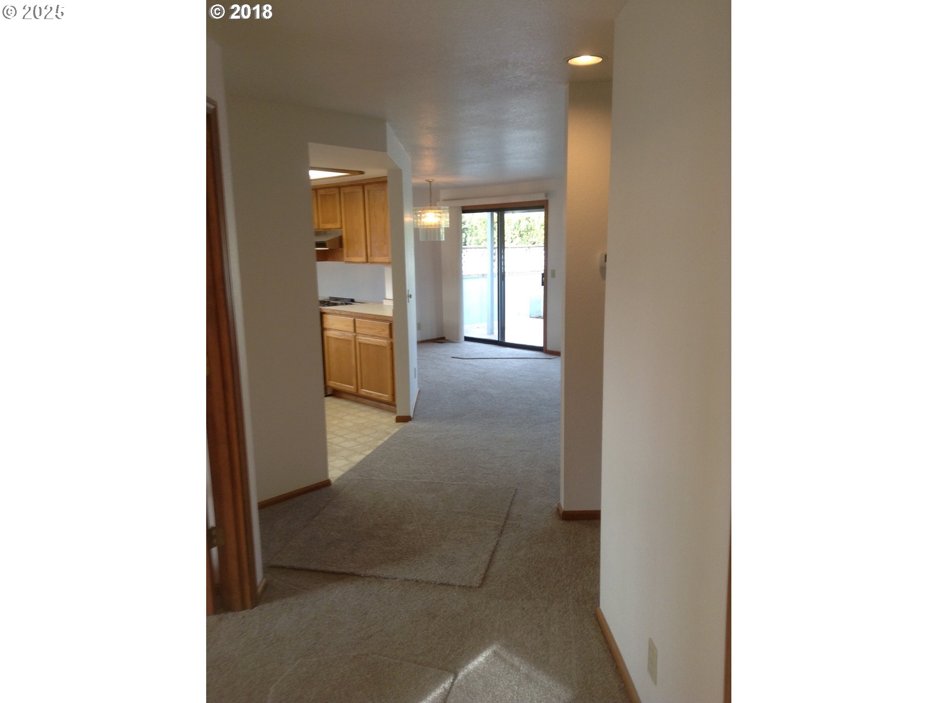 2707 Dayna Lane Eugene, OR 97408 - Photo 3 of 20