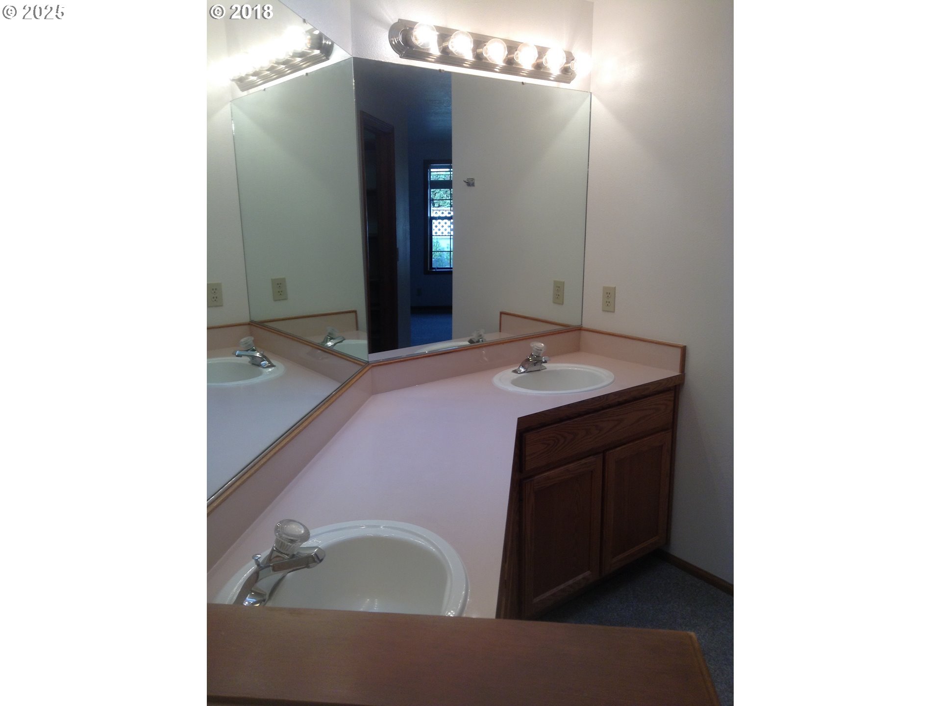 2707 Dayna Lane Eugene, OR 97408 - Photo 9 of 20