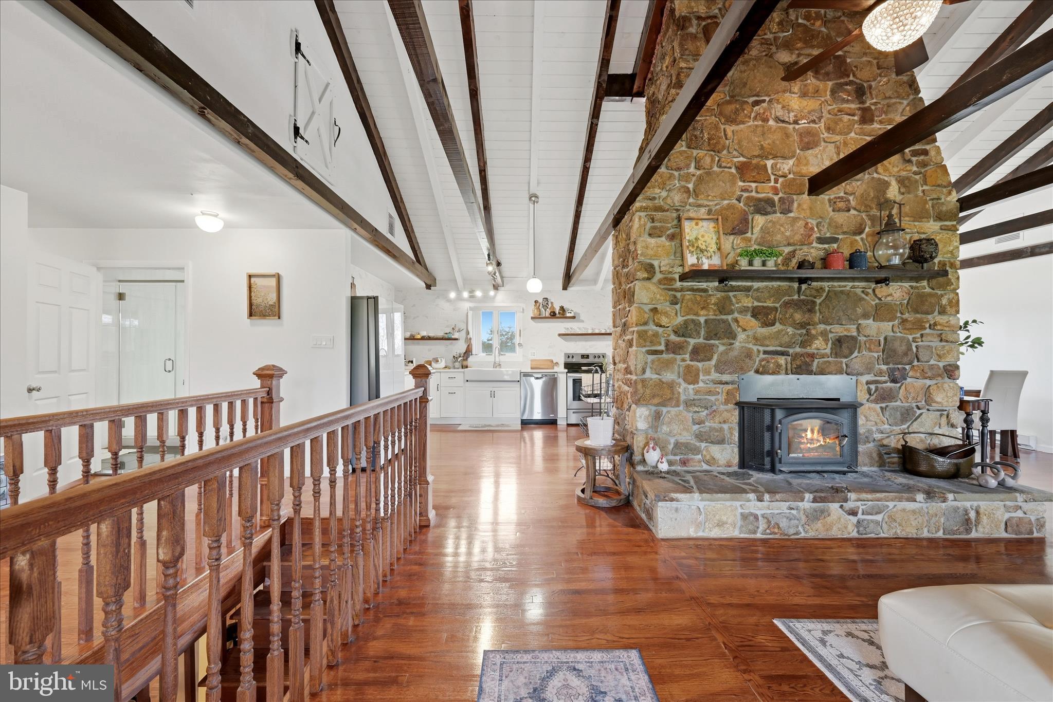 2121 South Pifer Road Star Tannery, VA 22654 - Photo 8 of 126 Foyer