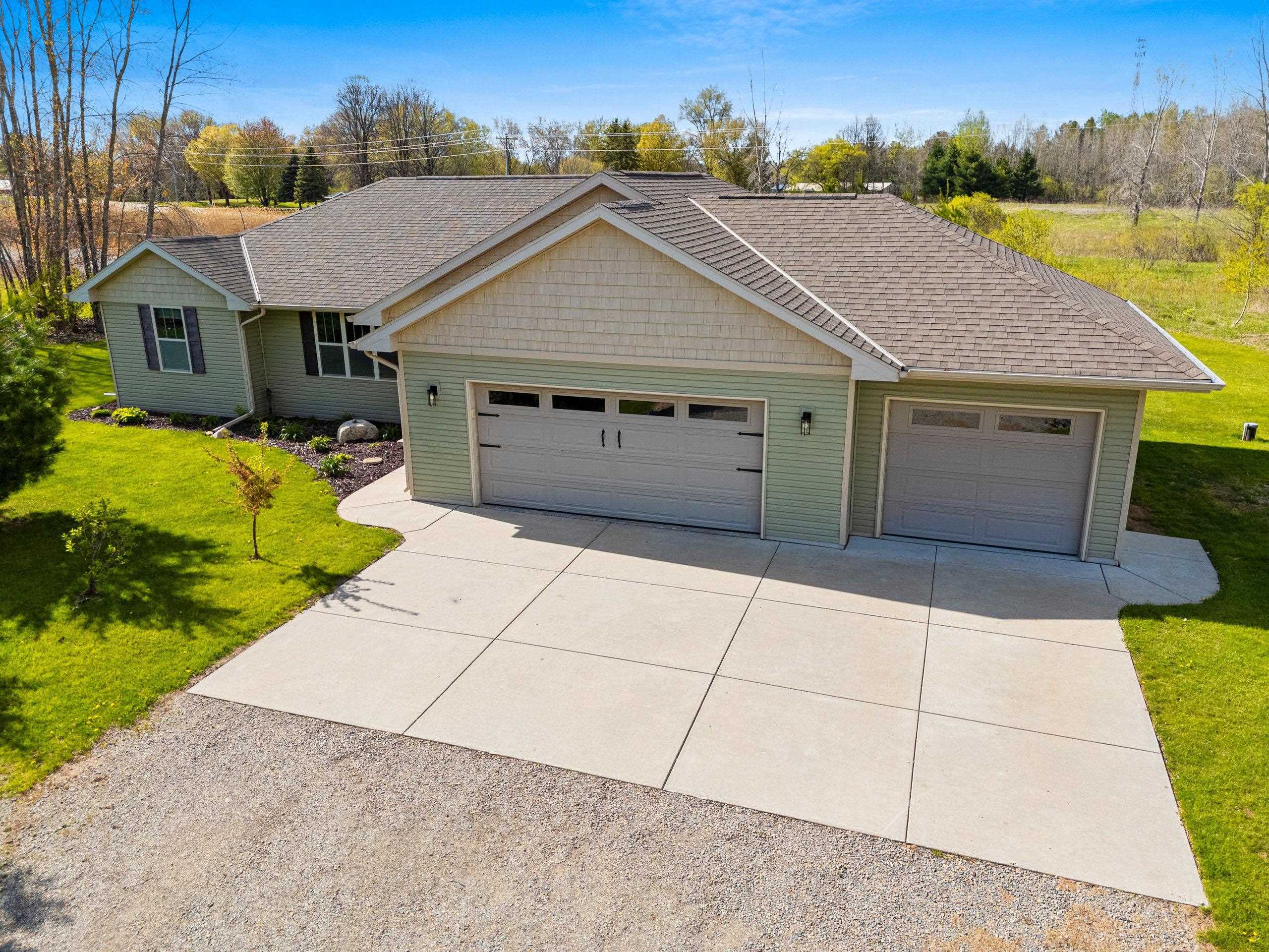 5548 Oak Orchard Road Abrams, WI 54101 - Photo 4 of 61