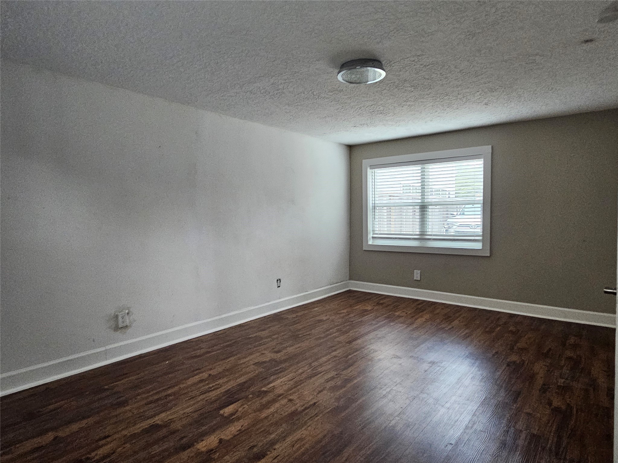 614 North York Street Houston, TX 77003 - Photo 15 of 15 Garage Apt Bedroom