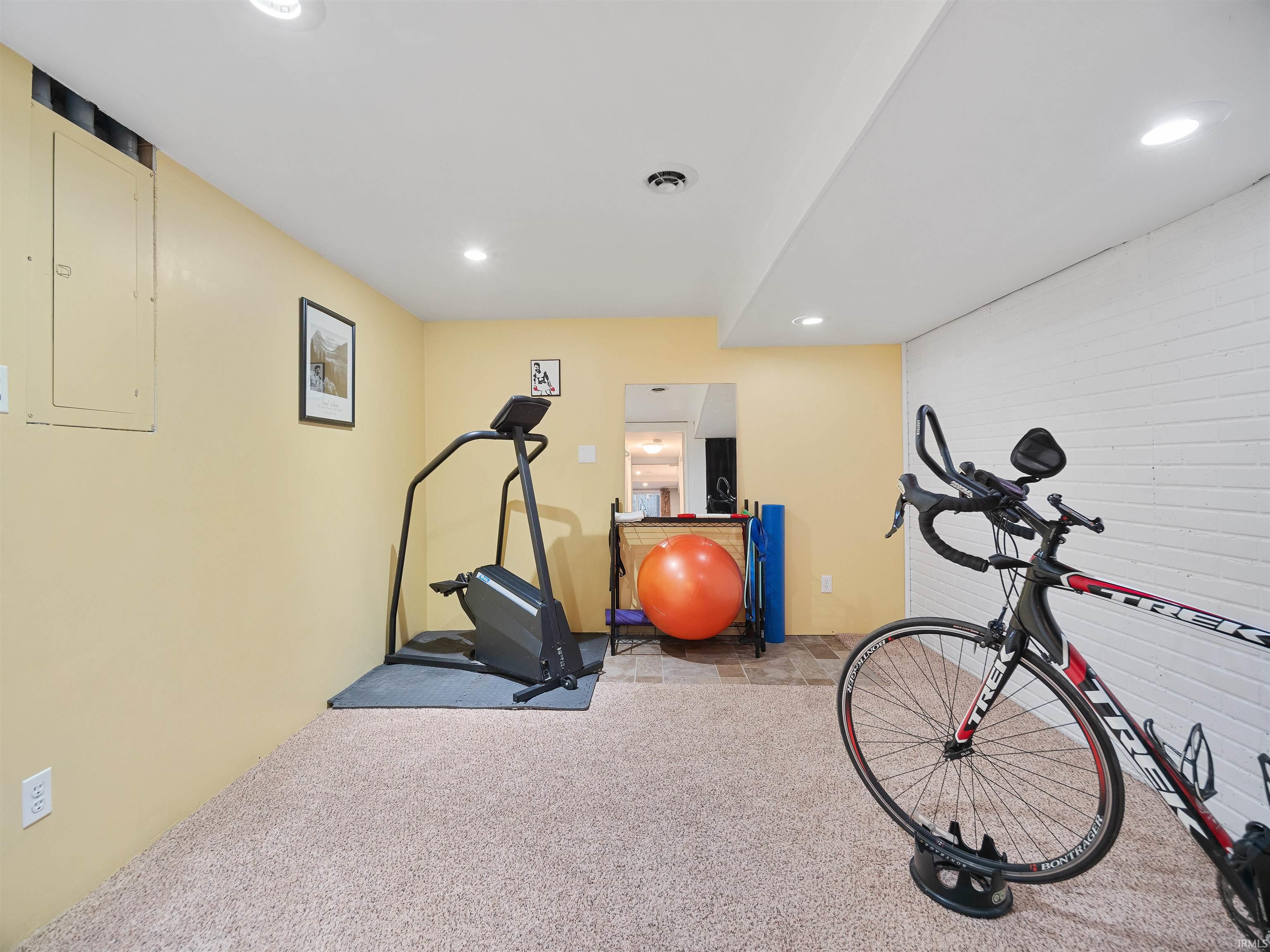 9409 Saratoga Road Fort Wayne, IN 46804 - Photo 27 of 36 Gallery Image 27