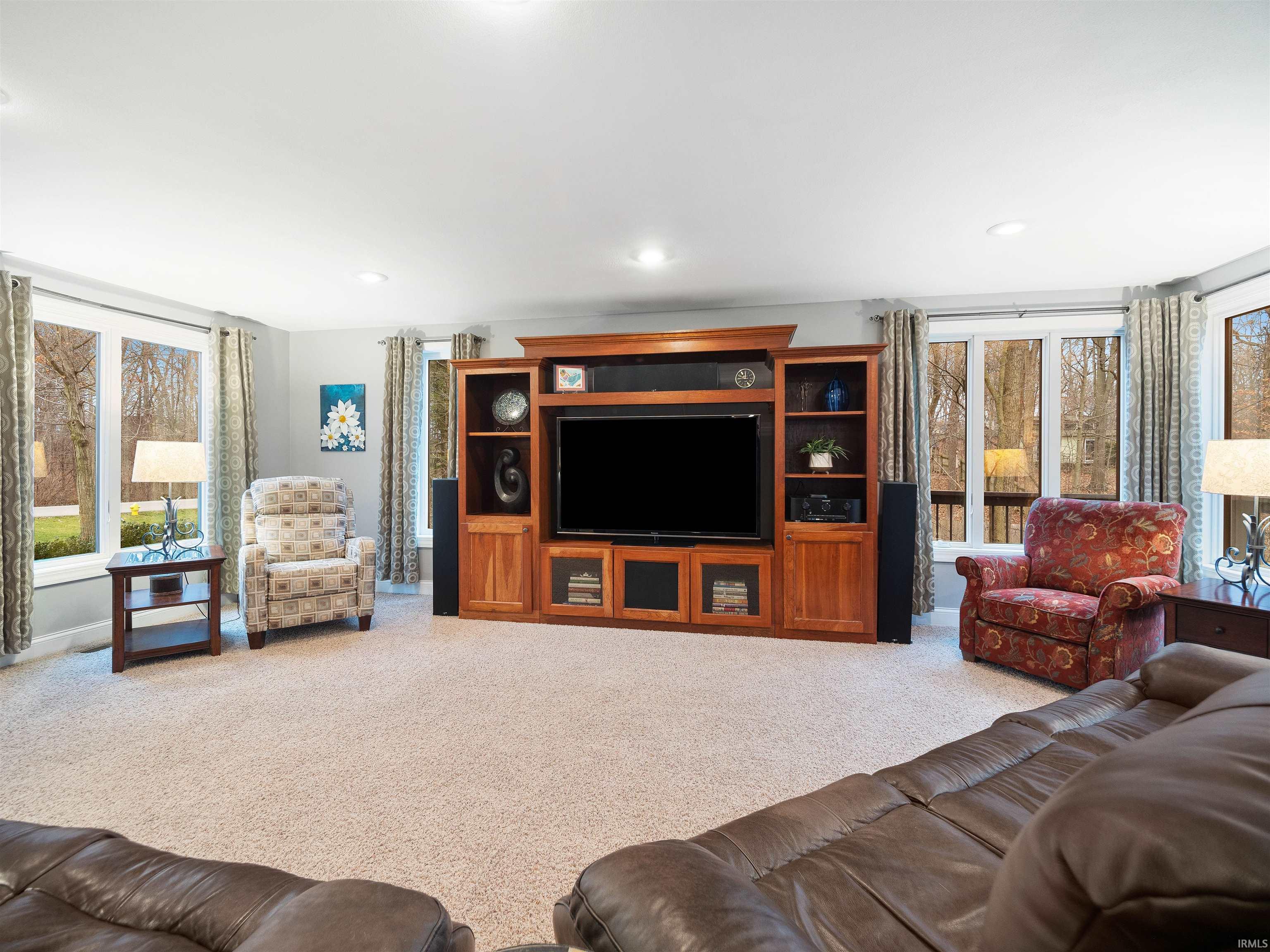 9409 Saratoga Road Fort Wayne, IN 46804 - Photo 4 of 36 Gallery Image 4