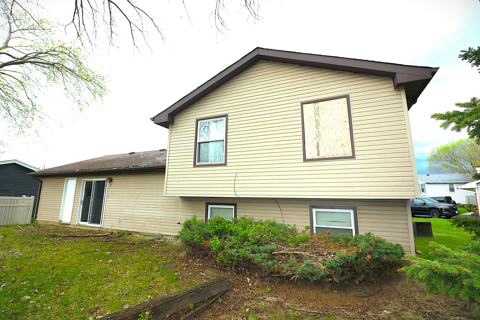 319 Dean Circle Bolingbrook, IL 60440 - Photo 11 of 11 a front view of a house with a yard