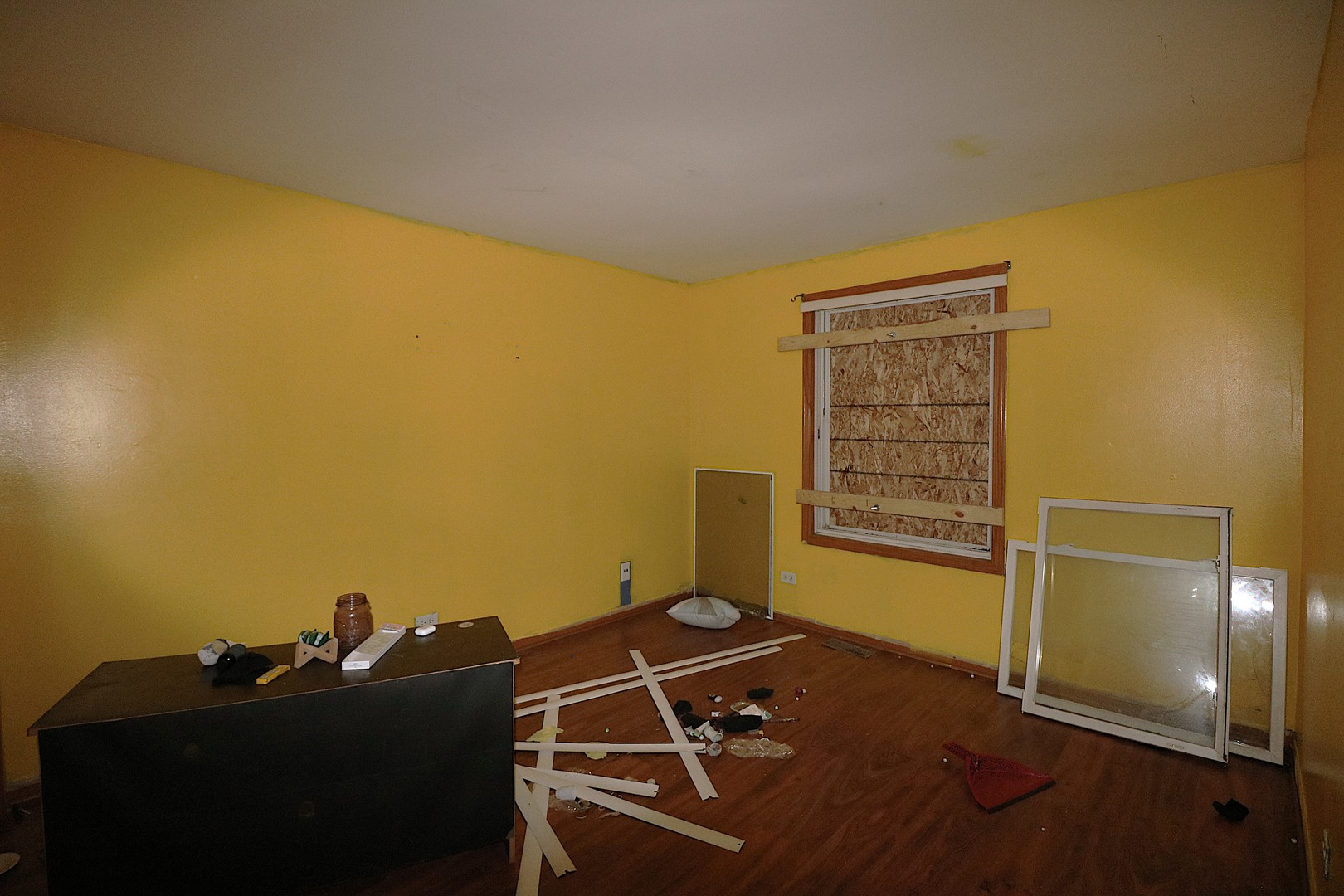 319 Dean Circle Bolingbrook, IL 60440 - Photo 3 of 11 a view of a room with gym equipment