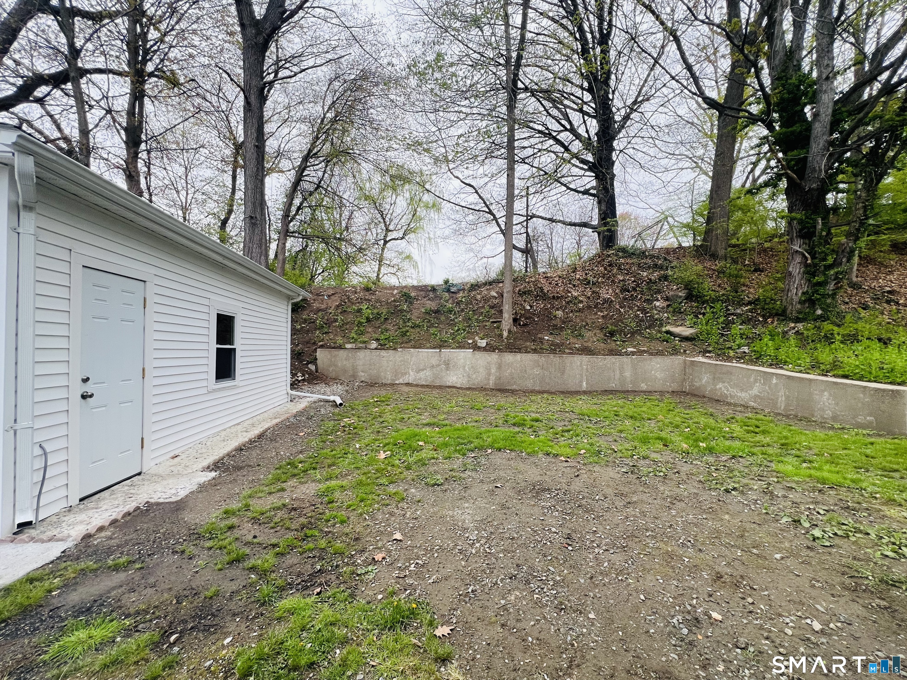 83 Pine Street Torrington, CT 06790 - Photo 5 of 40