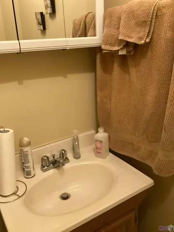 $87,900 | 1121 Barrington Drive, Unit A, Baker, LA 70714