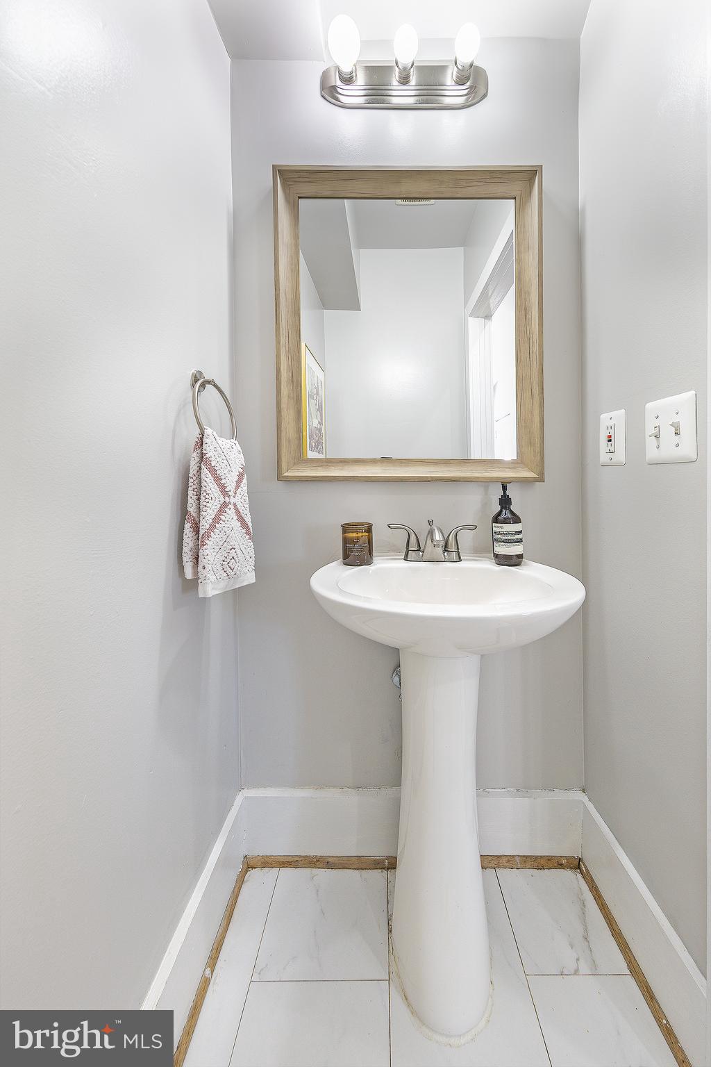 117 R Street Northwest Washington, DC 20001 - Photo 14 of 30