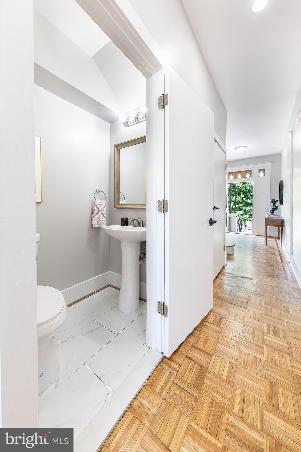 117 R Street Northwest Washington, DC 20001 - Photo 15 of 30