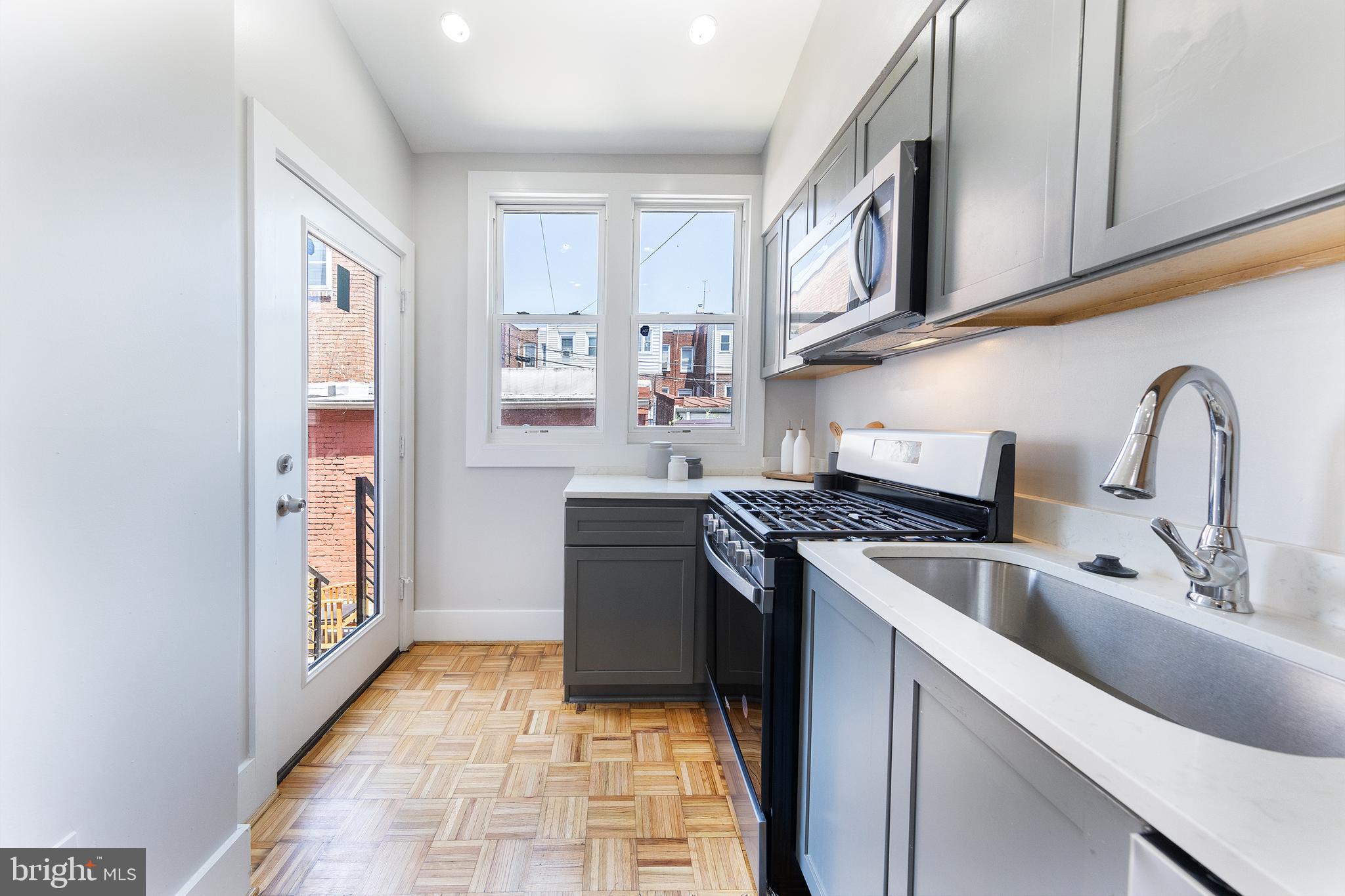 117 R Street Northwest Washington, DC 20001 - Photo 10 of 30