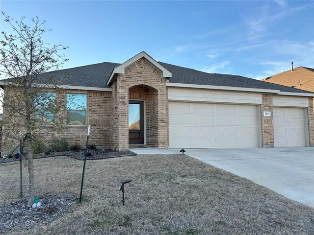 $2,100 | 508 Nolan Way, Little Elm, TX 75068
