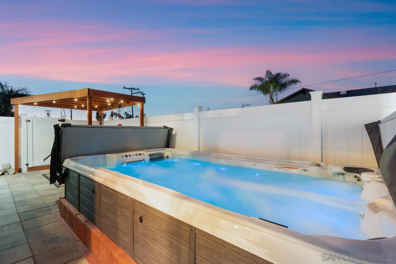413 Delaware Street Imperial Beach, CA 91932 - Photo 31 of 37 a view of a living room with a potted plant