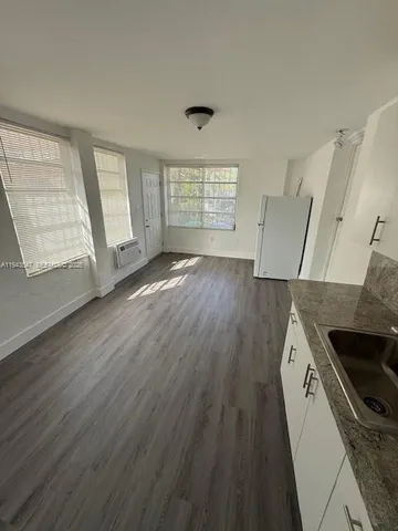 $1,300 | 1262 Southwest 4th Street, Miami, FL 33135