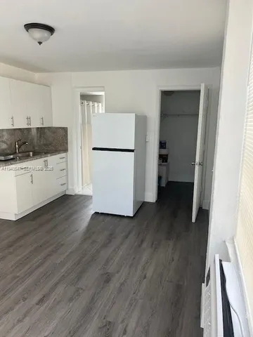 $1,300 | 1262 Southwest 4th Street, Miami, FL 33135