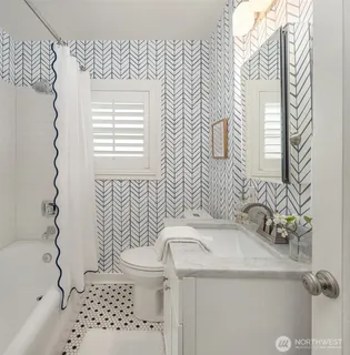 $1,195,000 | 4426 3rd Avenue Northwest, Seattle, WA 98107