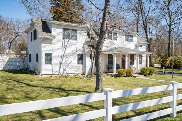 $799,000 | 119 7th Street, St. James, NY 11780