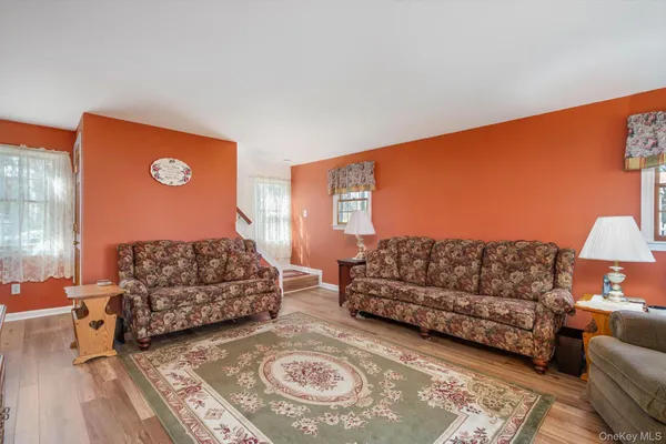 $799,000 | 119 7th Street, St. James, NY 11780