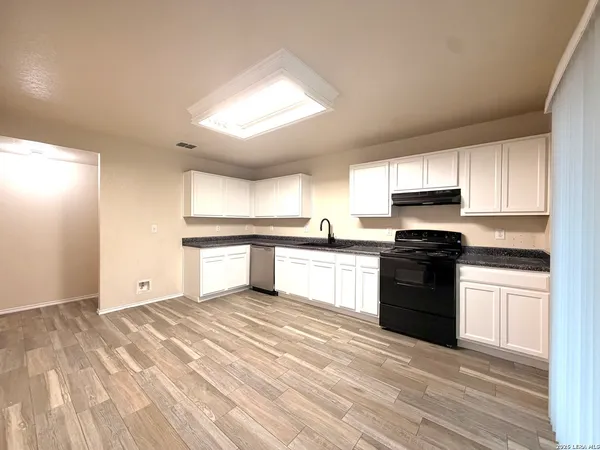 $1,795 | 10114 Emerald Sun, San Antonio, TX 78245