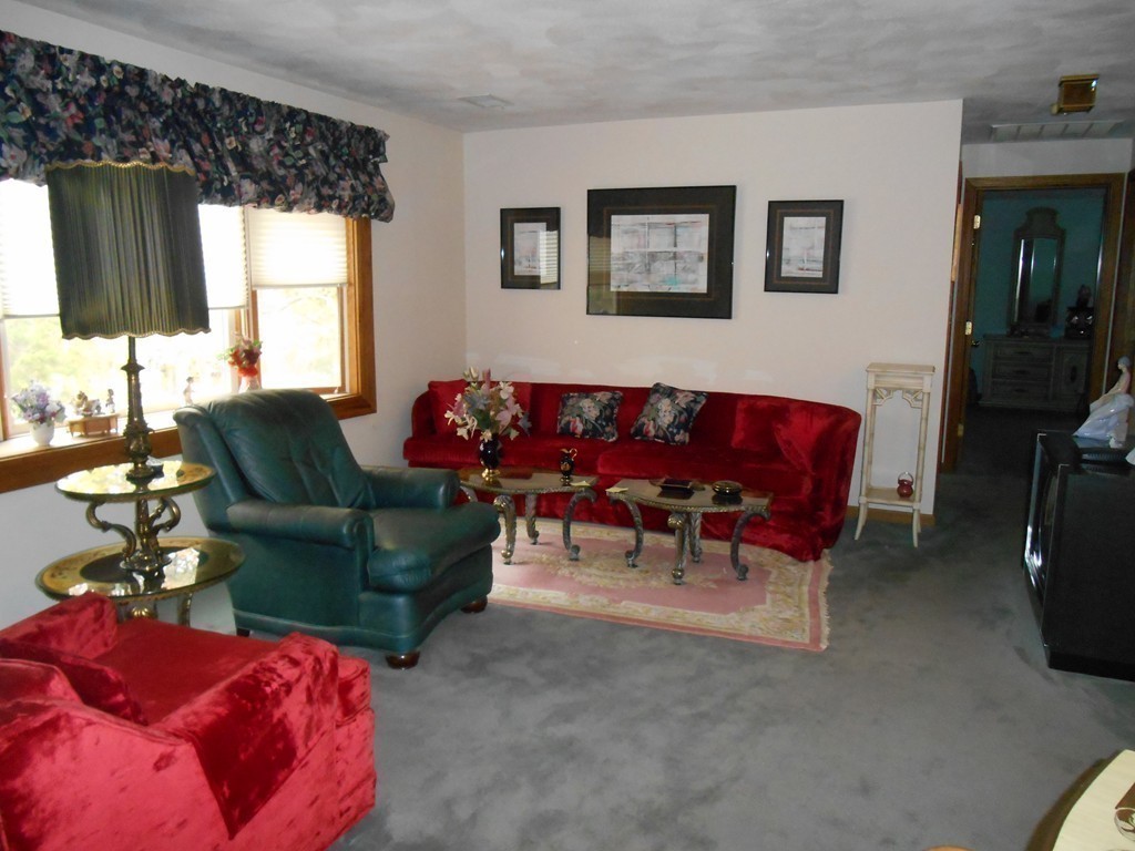 137 Spruce Road Norwood, MA 02062 - Photo 14 of 29 Gallery Image 14