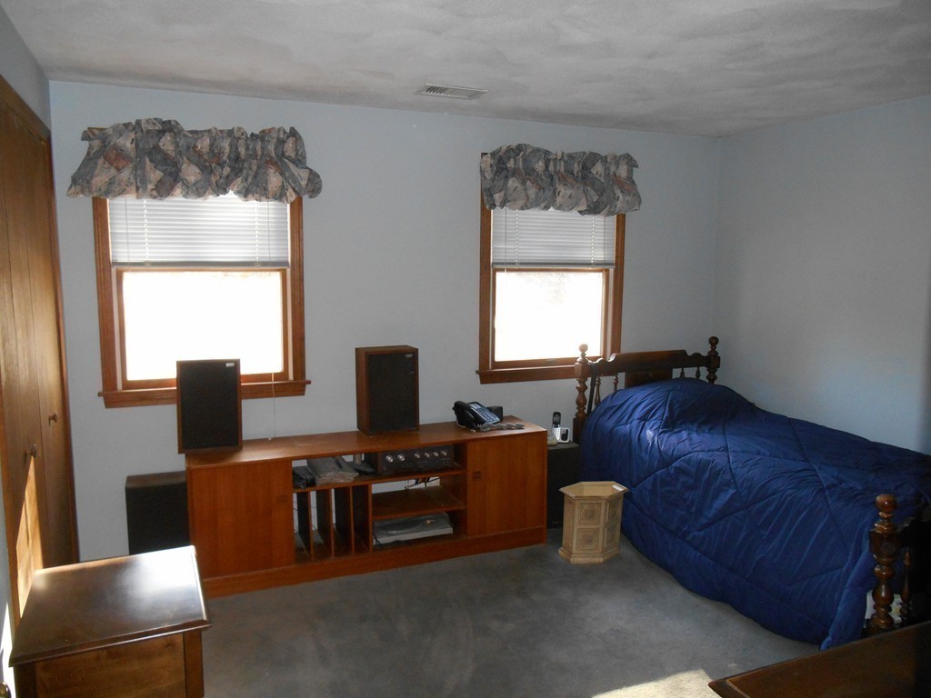 137 Spruce Road Norwood, MA 02062 - Photo 17 of 29 Gallery Image 17