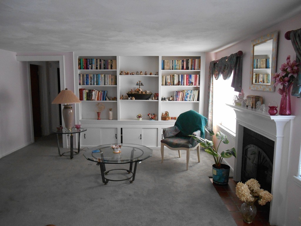 137 Spruce Road Norwood, MA 02062 - Photo 3 of 29 Gallery Image 3