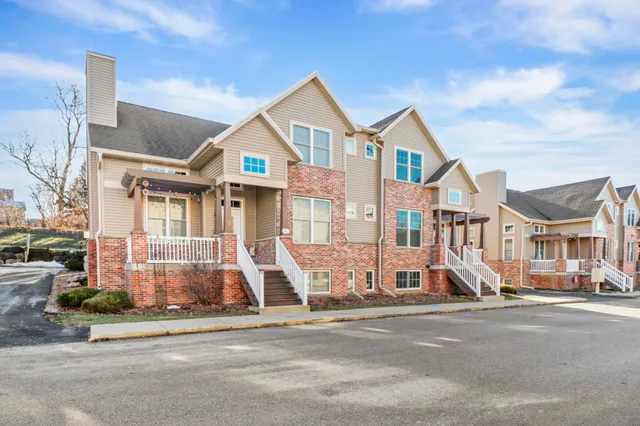 $495,000 | 15 Rose Quartz Way, Fitchburg, WI 53711