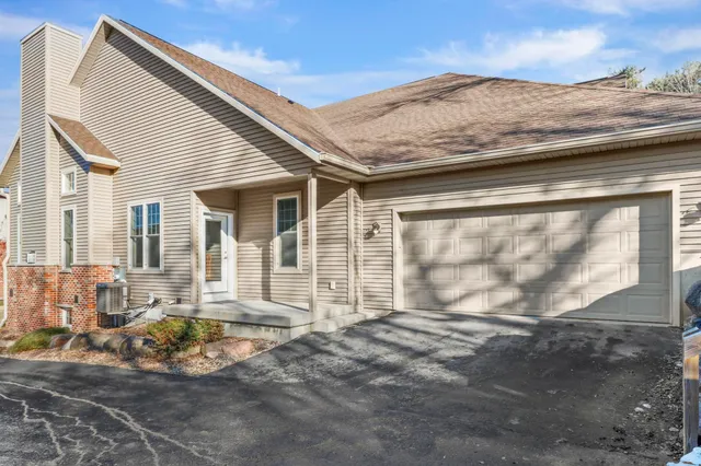 $495,000 | 15 Rose Quartz Way, Fitchburg, WI 53711