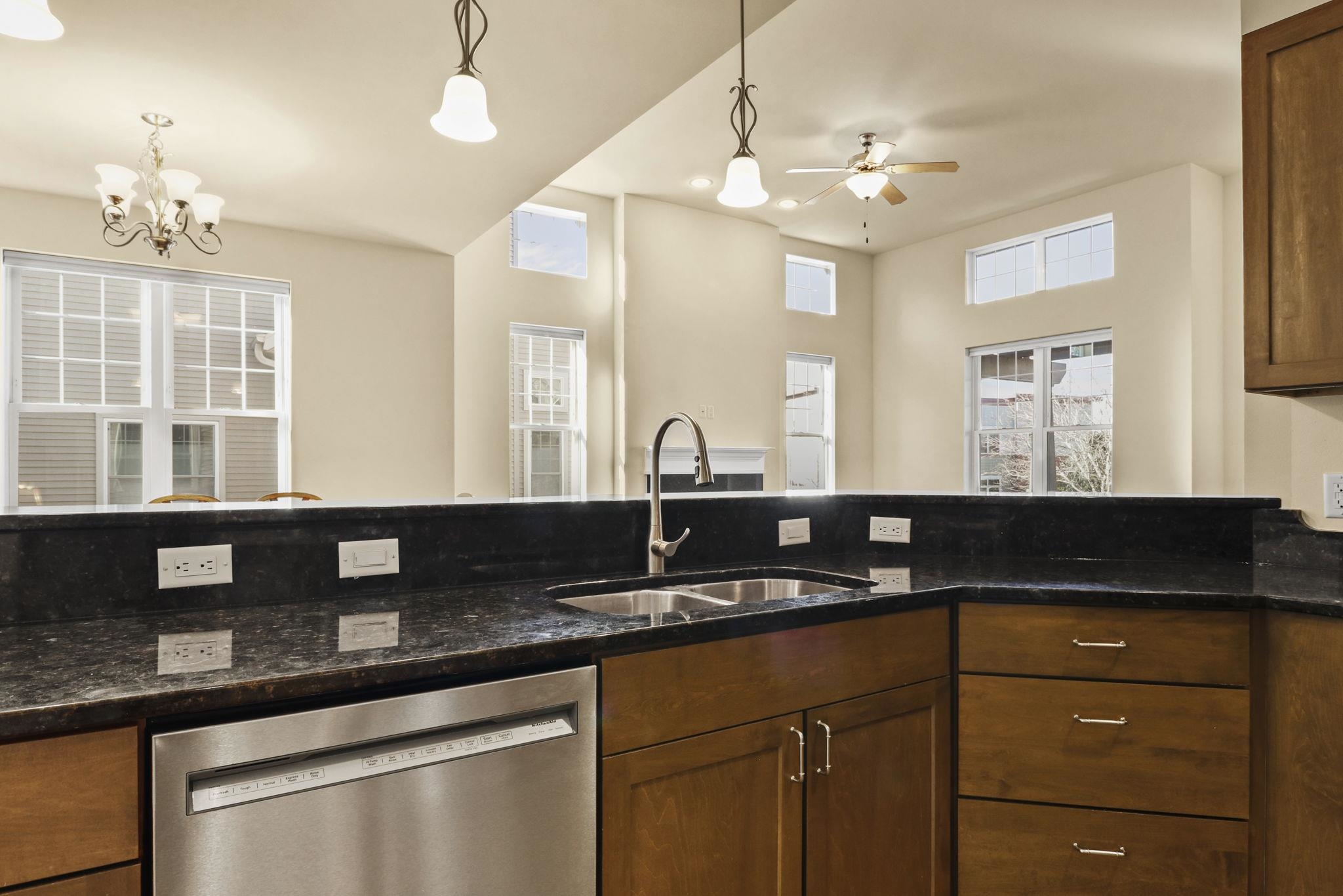 15 Rose Quartz Way Fitchburg, WI 53711 - Photo 9 of 36