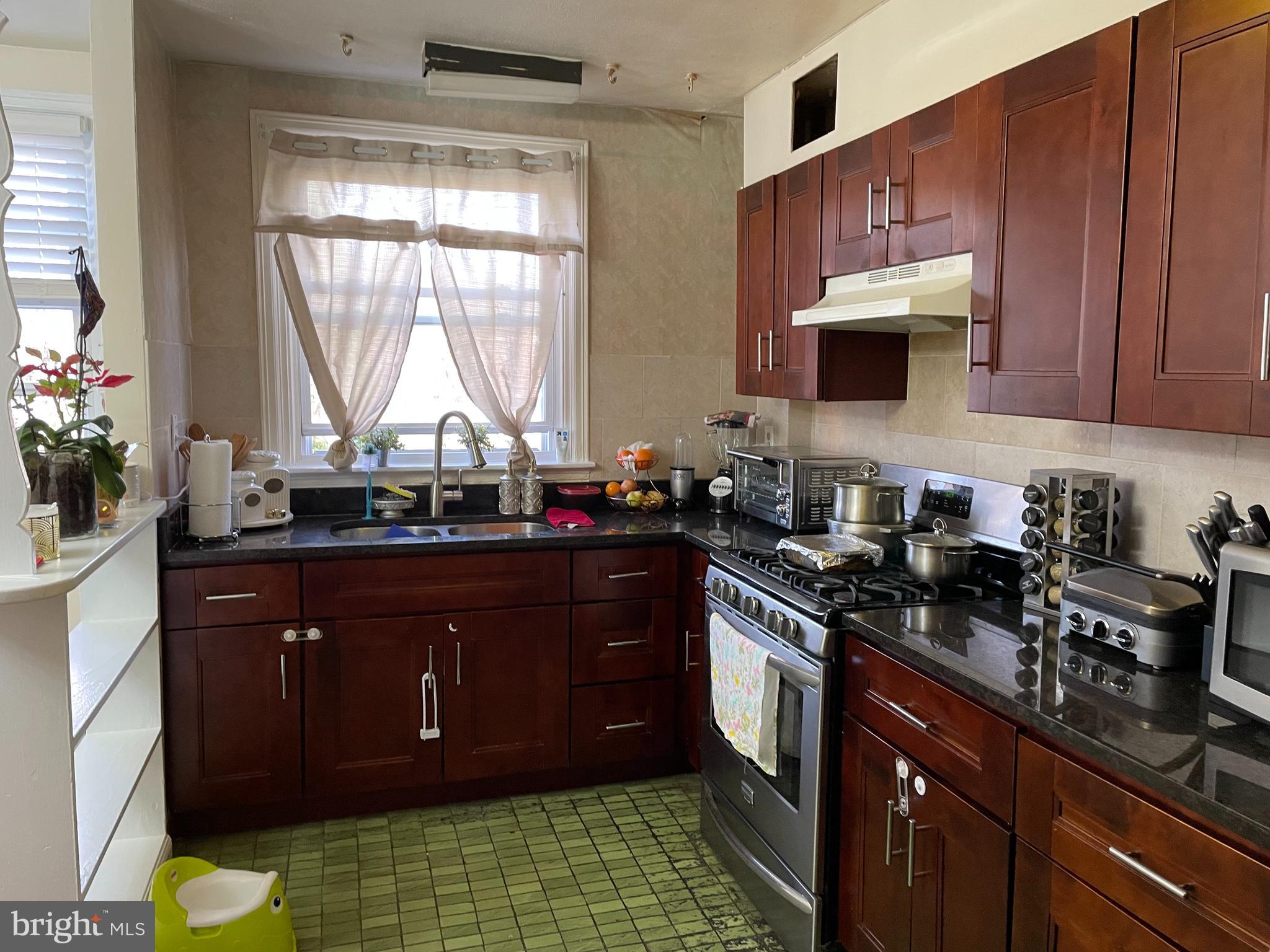 5251 Marwood Road Philadelphia, PA 19120 - Photo 17 of 30