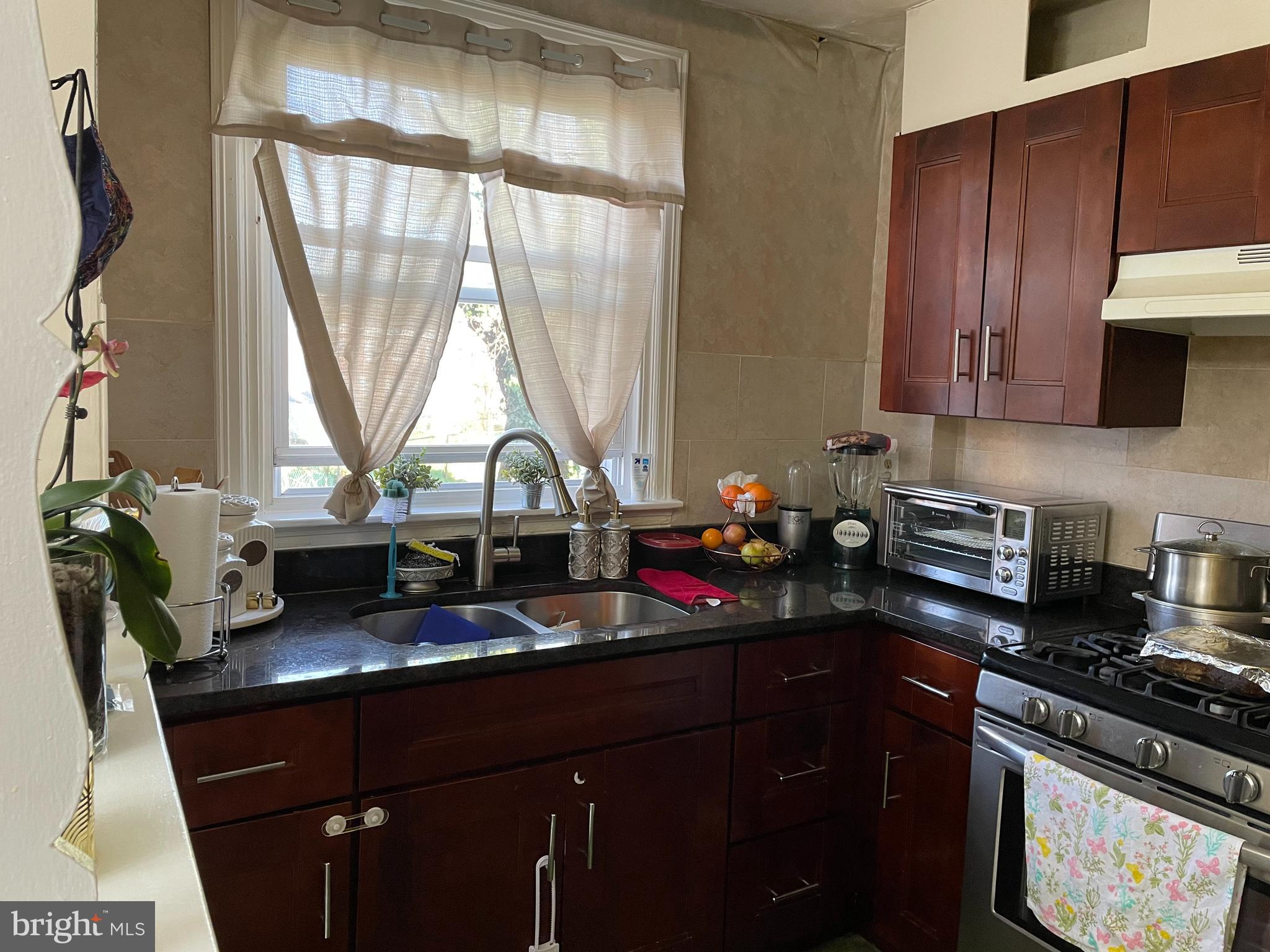 5251 Marwood Road Philadelphia, PA 19120 - Photo 19 of 30
