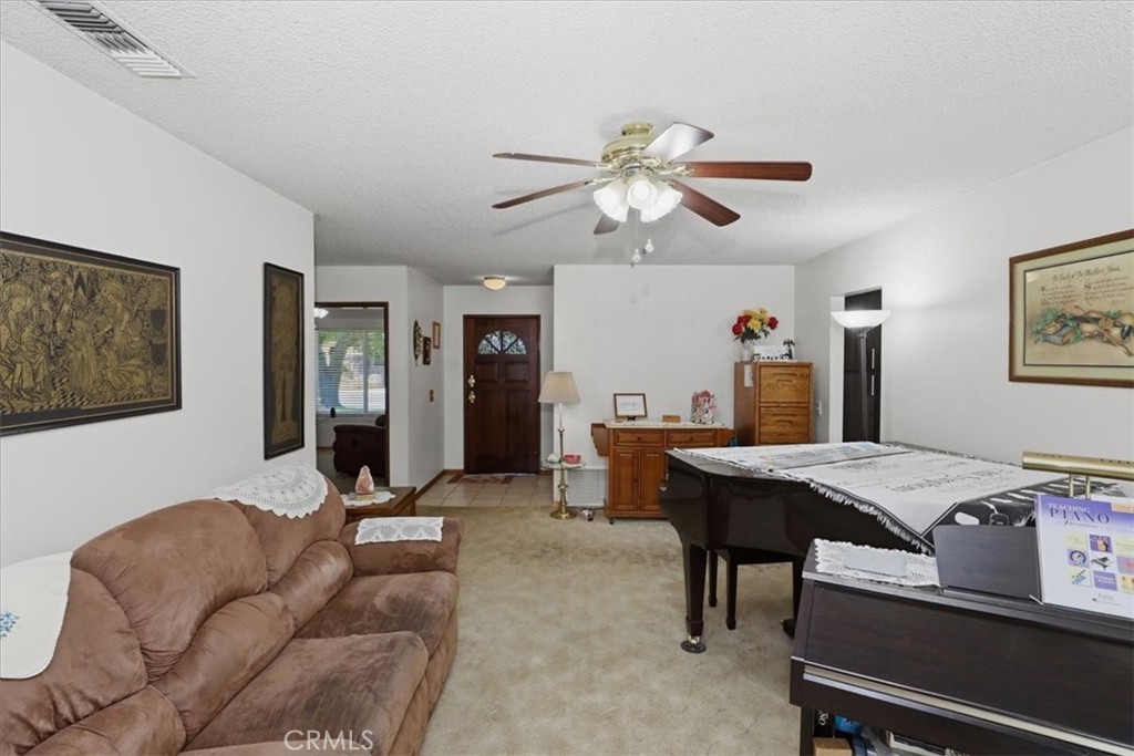 6916 Lincoln Avenue Riverside, CA 92506 - Photo 8 of 35