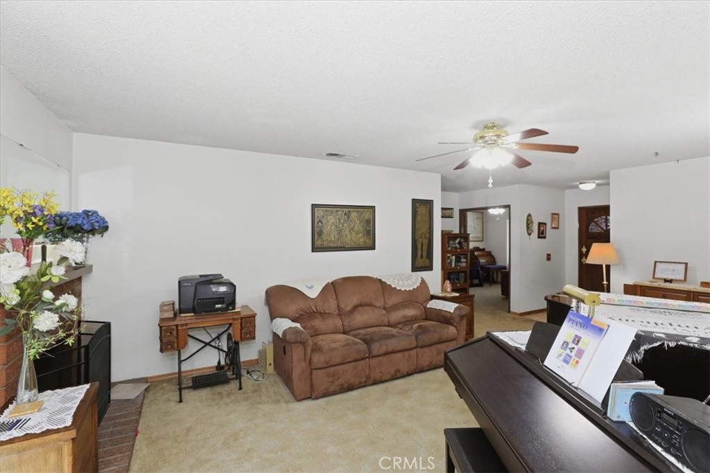 6916 Lincoln Avenue Riverside, CA 92506 - Photo 9 of 35