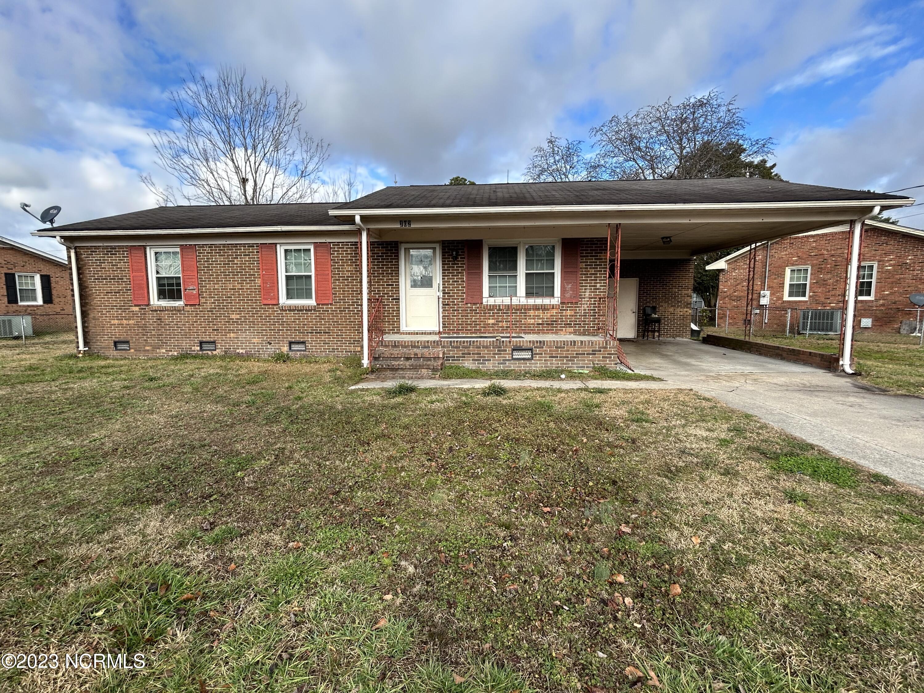 102 King Drive Mount Olive, NC 28365 - Photo 3 of 5 IMG_1165