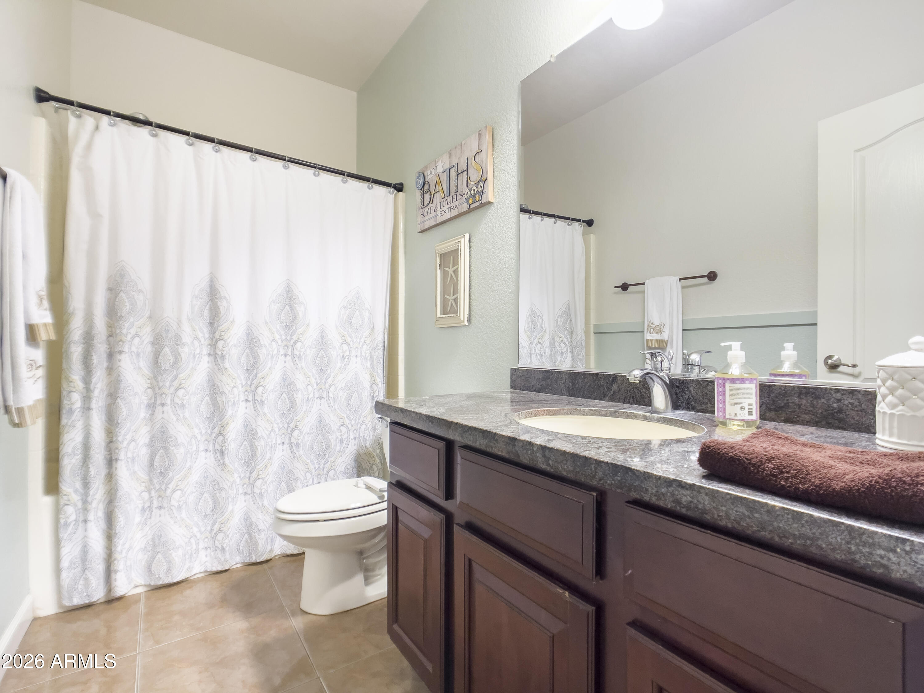 1084 North Martingale Road Gilbert, AZ 85234 - Photo 12 of 16 2nd Bath