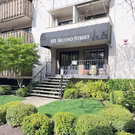 $1,100,000 | 101 2nd Street, Unit 5, Los Altos, CA 94022