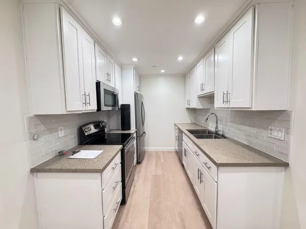 $1,100,000 | 101 2nd Street, Unit 5, Los Altos, CA 94022