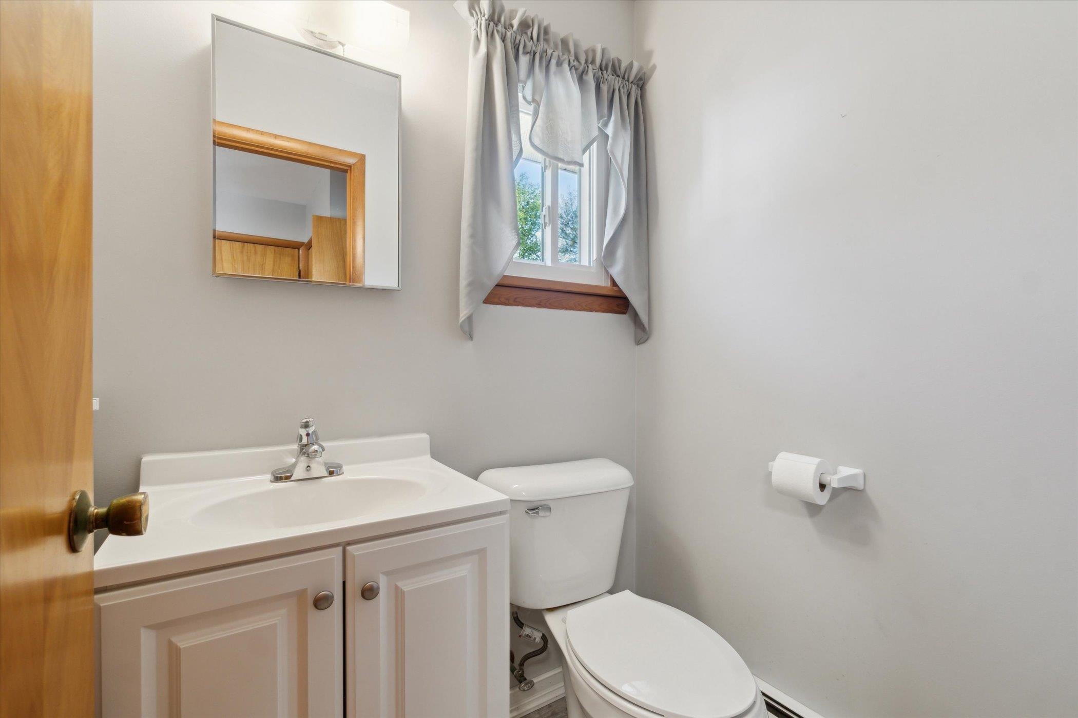 178 West Henderson Road Owosso, MI 48867 - Photo 30 of 71 50174559-de8aa79d-00b5-4f09-a19d-e3fefab85867.JPG