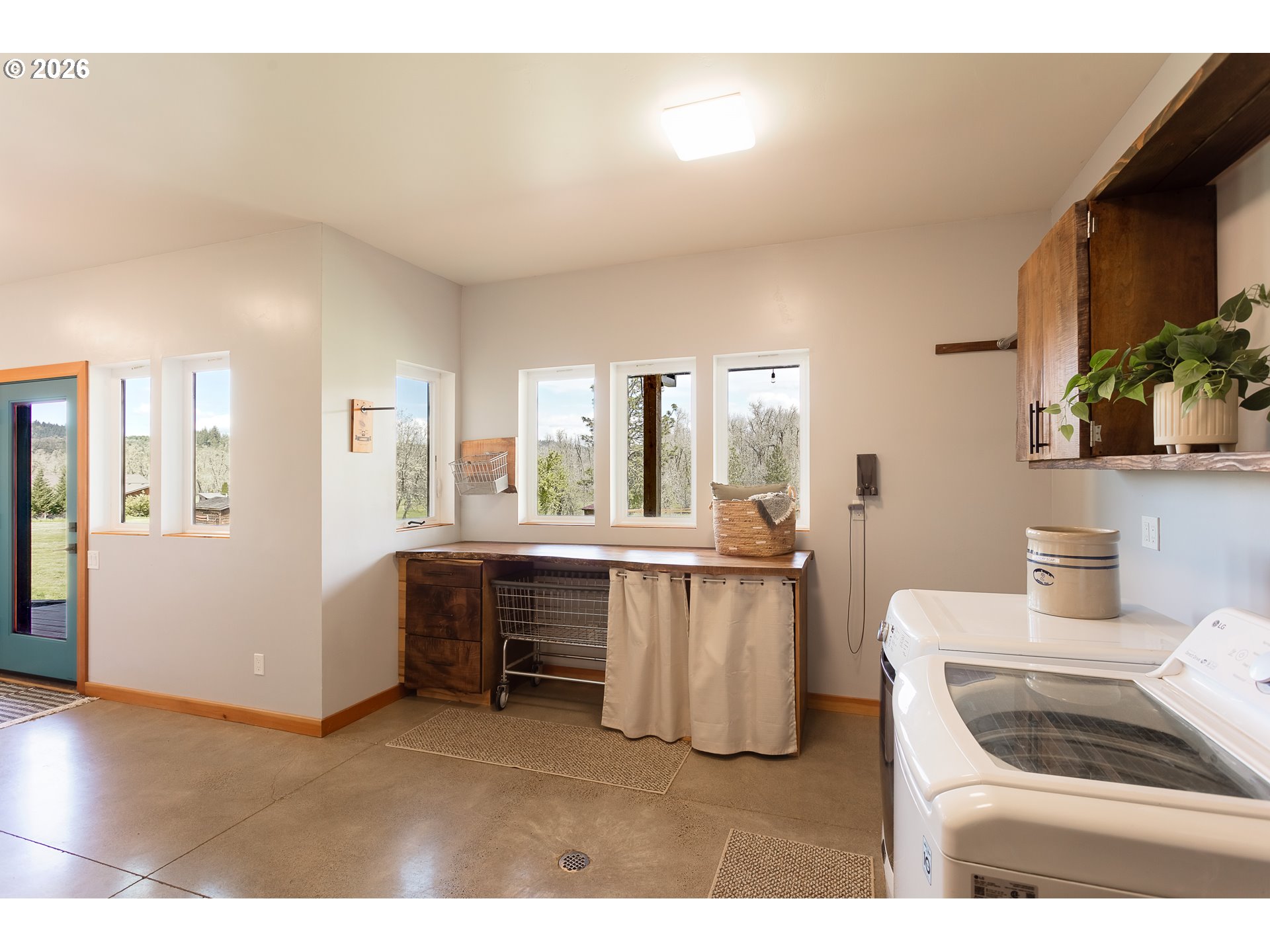 85535 Lancer Lane Eugene, OR 97405 - Photo 19 of 45 Laundry