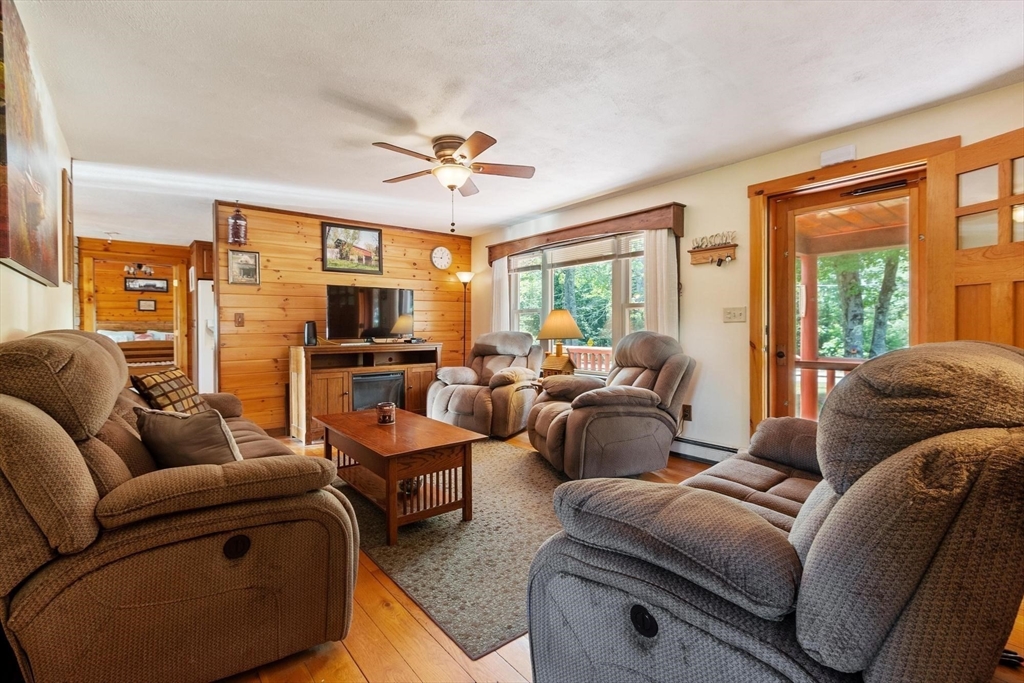 165 Hockanum Road Warwick, MA 01378 - Photo 6 of 41