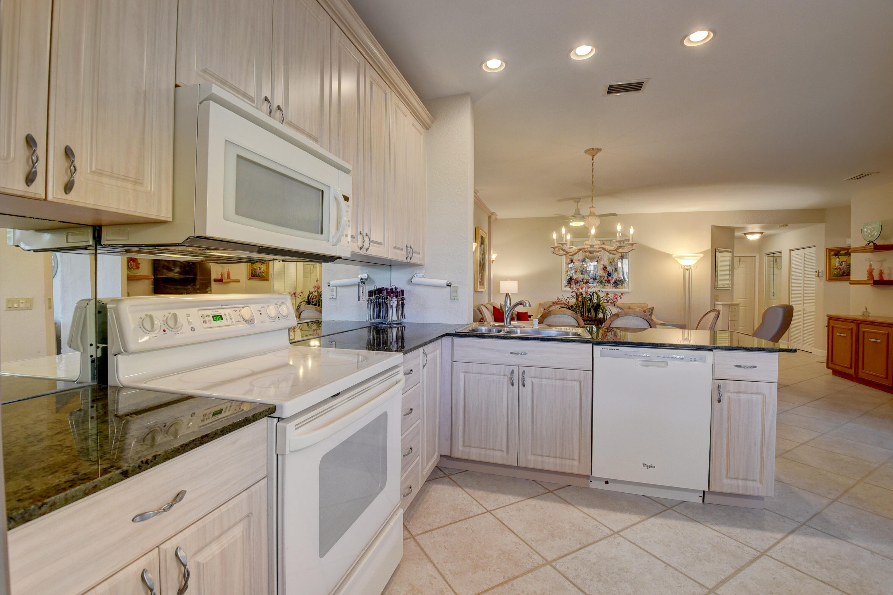 6577 Via Regina Boca Raton, FL 33433 - Photo 3 of 33 Kitchen