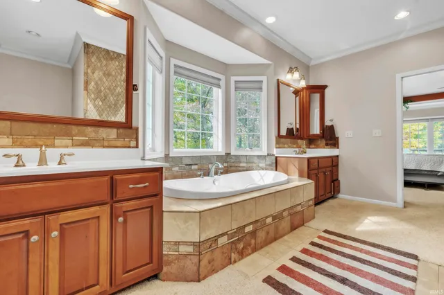 $949,900 | 5265 East 850 North, Kendallville, IN 46755